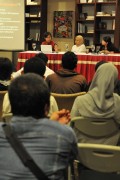 Memanfaatkan dan Merawat Bumi